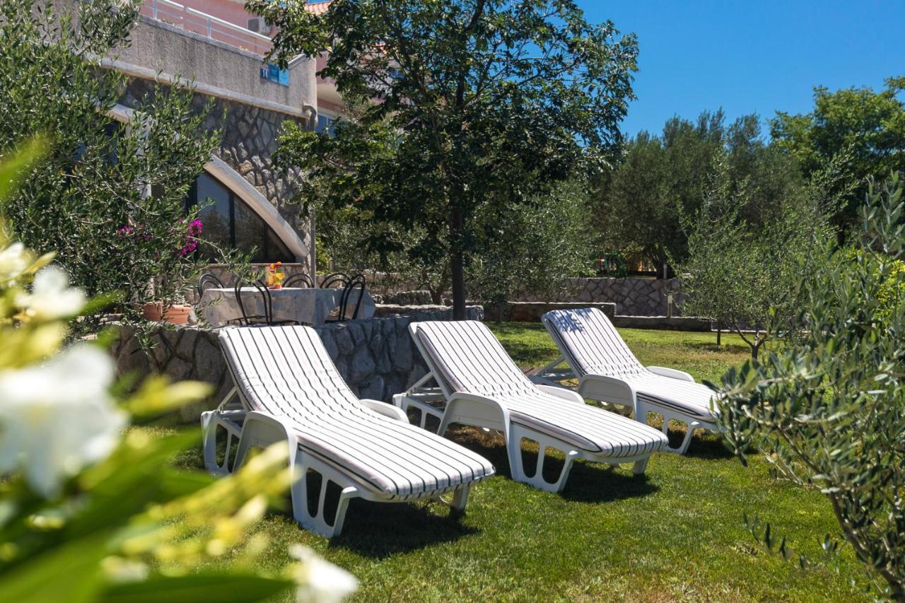 Villa Paradiso プナト エクステリア 写真